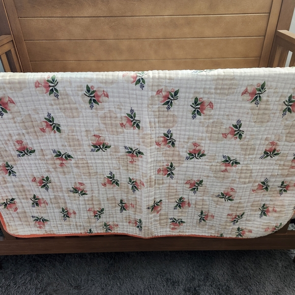 Little Unicorn Muslin Quilt - Picture 1 of 4